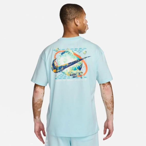 Мужская футболка NIKE M NSW TEE M90 OC GRAPHIC PK4 FV4047-474 фото 2 — интернет-магазин Tapok