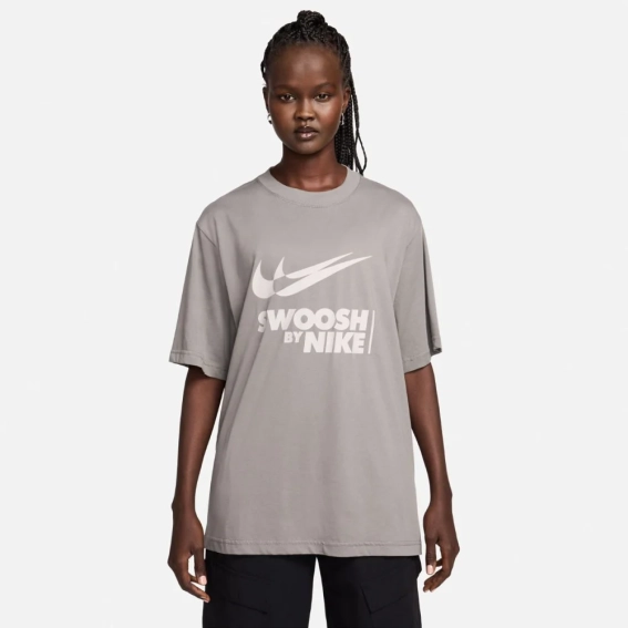 Жіноча футболка NIKE W NSW TEE BF GLS FZ4634-029 фото 1 — інтернет-магазин Tapok