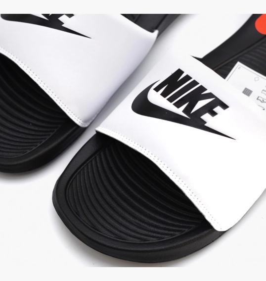 Тапочки Nike Victori One Slide Black/White CN9675-005 фото 10 — интернет-магазин Tapok