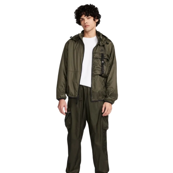 Куртка Nike Sportswear Tech Woven FB7903-325 фото 2 — интернет-магазин Tapok