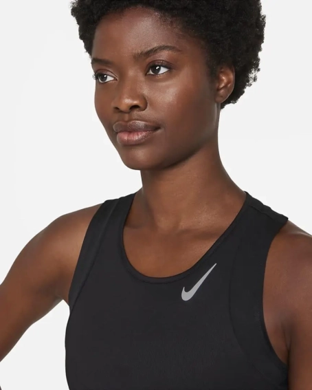 Майка Nike W NK FAST DF CROP TANK DD5921-010 фото 3 — інтернет-магазин Tapok