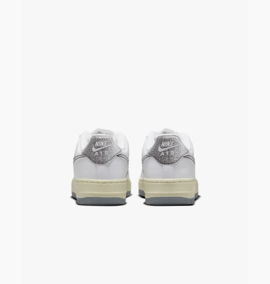 Кроссовки Nike AIR FORCE 1 LV8 3 (GS) DX1657-100 фото 5 — интернет-магазин Tapok