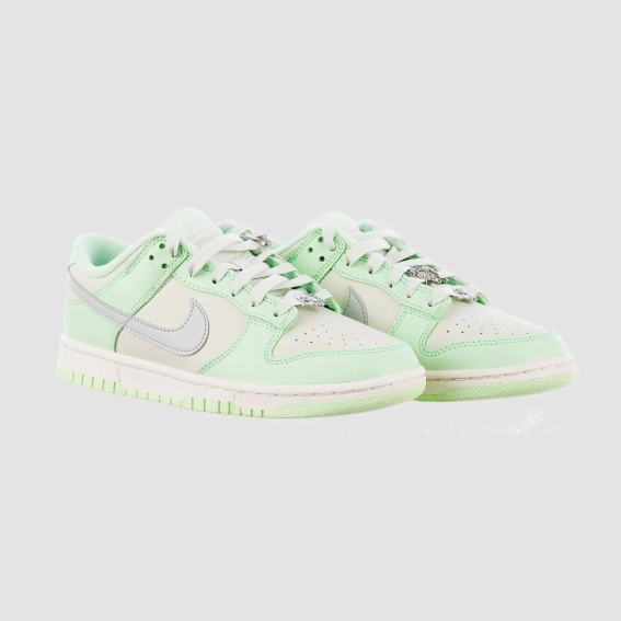 Кросівки жіночі Nike Dunk Low Nn Se (FN6344-001) фото 7 — інтернет-магазин Tapok
