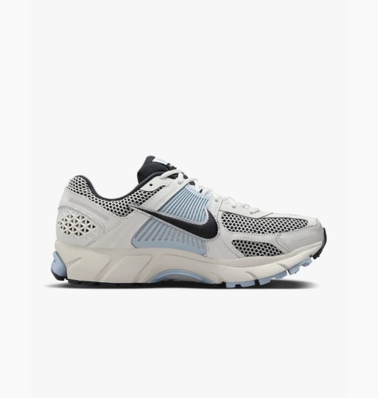 Кроссовки Nike W ZOOM VOMERO 5 FQ7079-001 фото 3 — интернет-магазин Tapok