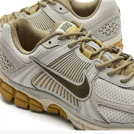 Кроссовки Nike ZOOVOMERO 5 FV0397-001 фото 1 — интернет-магазин Tapok