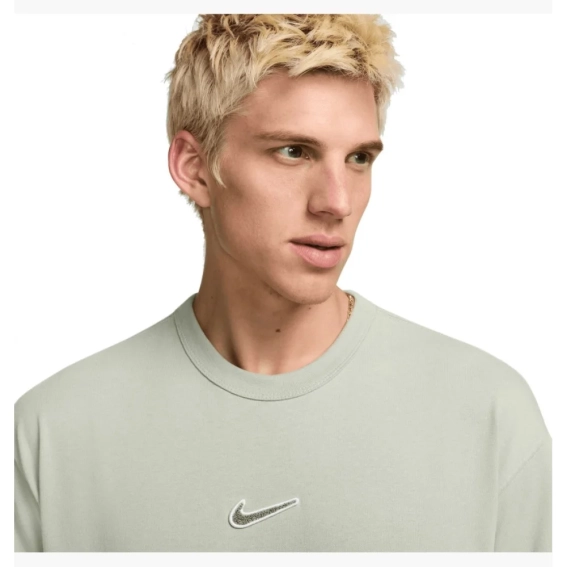 Мужская футболка с длинным рукавом NIKE M NSW TEE PREM ESSNTL OPEN FV7726-370 фото 2 — интернет-магазин Tapok