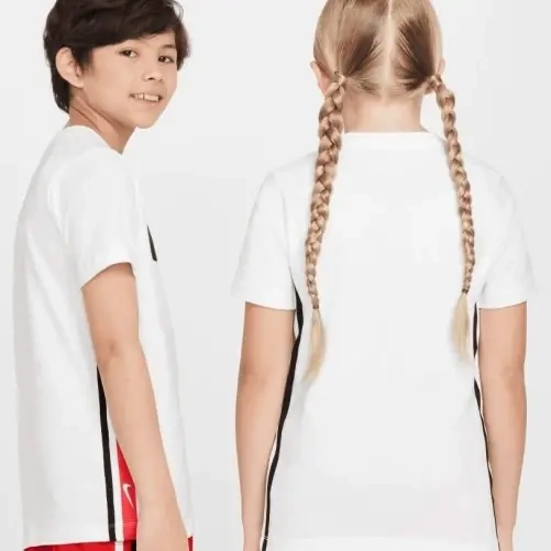 Підліткова футболка NIKE K NSW TEE CLUB+POLY HF3404-100 фото 2 — інтернет-магазин Tapok