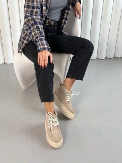 Черевики женские замшевые песочные демисезонные фото 14 — интернет-магазин Tapok