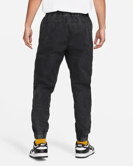 Штани NIKE M NK CLUB+ UL WVN JGGR V2 DQ4585-010 фото 2 — інтернет-магазин Tapok