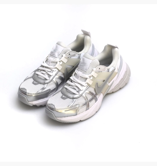 Кросівки жіночі Nike V2K Run Grey FD0736-104 фото 7 — інтернет-магазин Tapok