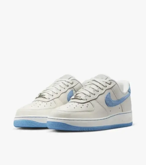 Кросівки Nike WMNS AF1 LXX DX1193-100 фото 2 — інтернет-магазин Tapok
