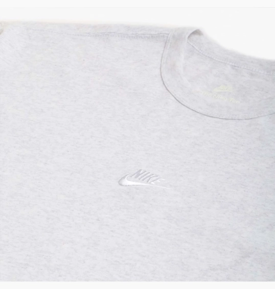 Футболка Nike M PREM ESSNTL SUST TEE DO7392-051 фото 2 — интернет-магазин Tapok