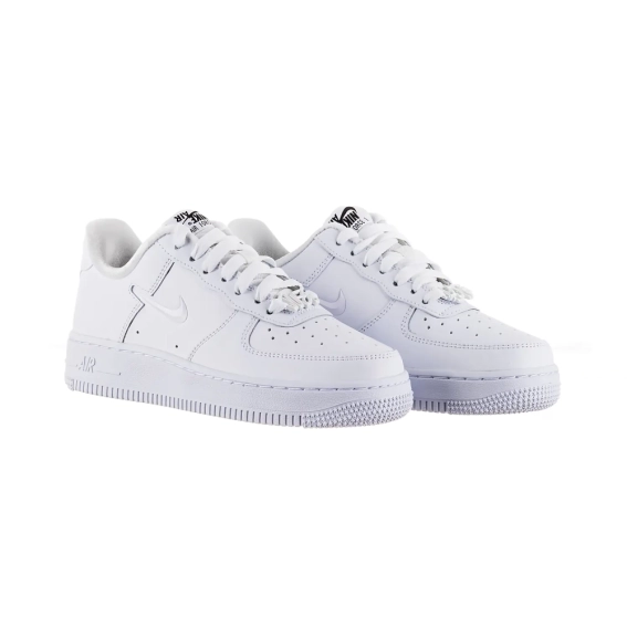 Кросівки жіночі Nike Air Force 1 Low '07 Se Just Do It Triple White (FB8251-100) фото 6 — інтернет-магазин Tapok