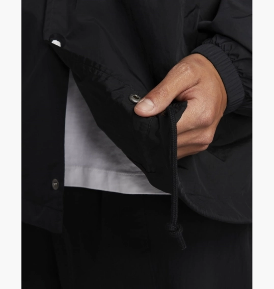 Чоловіча куртка M NIKE AU COACHES JKT DQ5005-010 фото 4 — інтернет-магазин Tapok