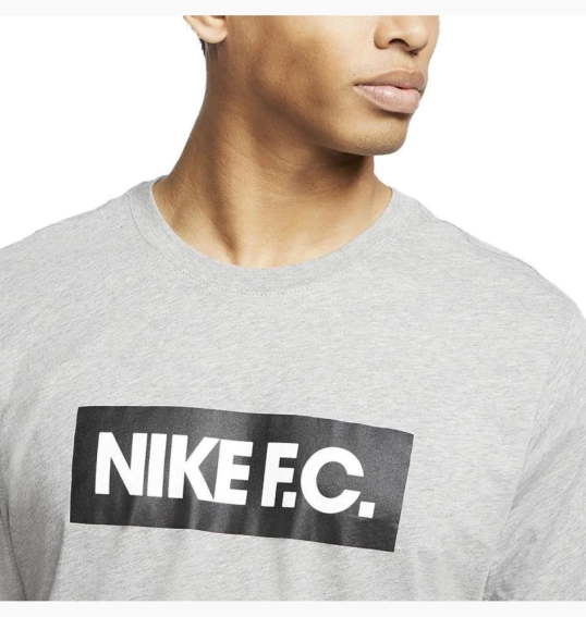 Футболка Nike F.C. Tee Essentials (бавовна, сірий) CT8429-063 фото 2 — інтернет-магазин Tapok