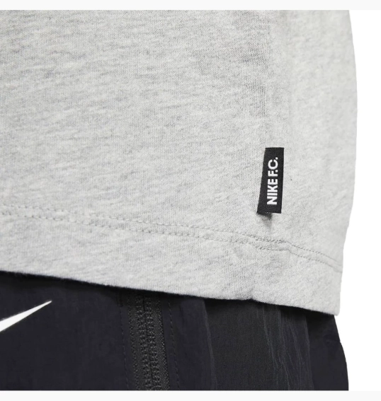 Футболка Nike F.C. Tee Essentials (бавовна, сірий) CT8429-063 фото 3 — інтернет-магазин Tapok