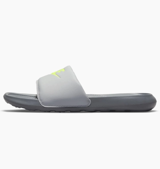 Шлепанцы Nike VICTORI ONE SLIDE CN9675-011 фото 1 — интернет-магазин Tapok