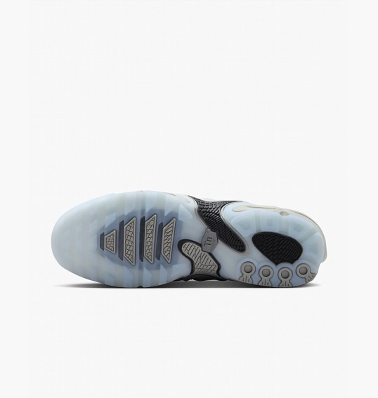 Кросівки чоловічі Nike Air Max Plus Drift Shoes Grey FD4290-002 фото 3 — інтернет-магазин Tapok
