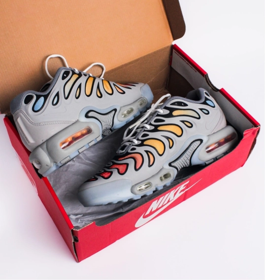 Кросівки чоловічі Nike Air Max Plus Drift Shoes Grey FD4290-002 фото 10 — інтернет-магазин Tapok