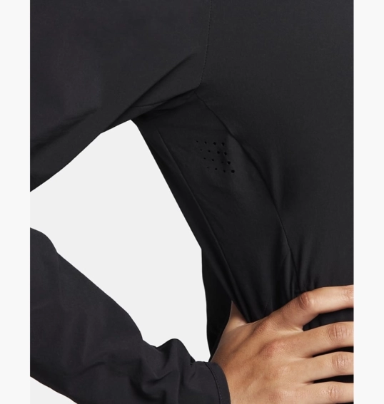 Жіноча кофта NIKE W NK SWIFT UV JKT FB7480-010 фото 3 — інтернет-магазин Tapok