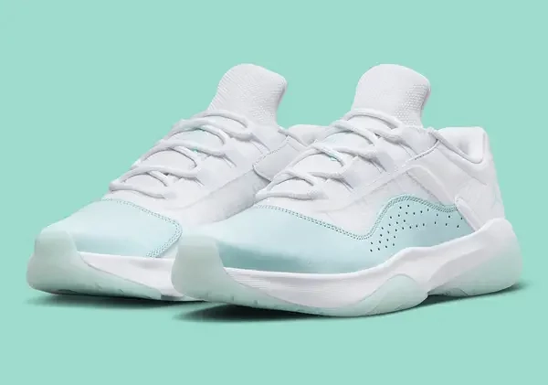 Кросівки Air Jordan 11 CMFT Low DV2629-100 фото 1 — інтернет-магазин Tapok