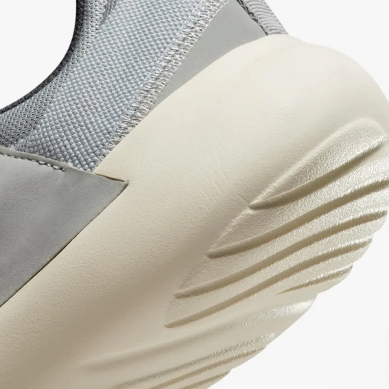 Кросівки Nike E-Series Ad Shoes Grey DV2436-002 40 DV2436-002 фото 3 — інтернет-магазин Tapok