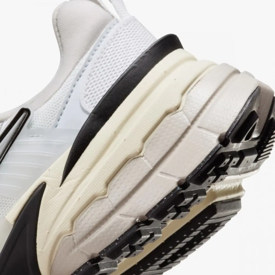 Кросівки Nike Runtekk Grey FD0736-100 38.5 FD0736-100 фото 4 — інтернет-магазин Tapok