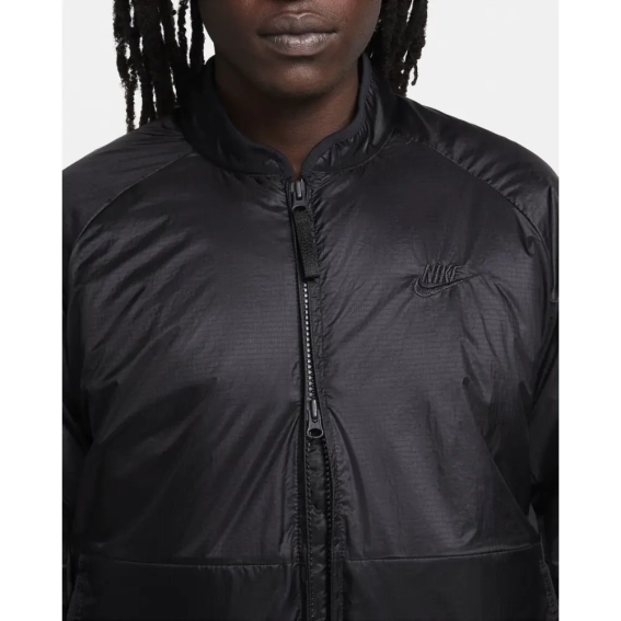 Куртка Nike Sportswear Tech Therma-Fit Loose Insulated Jacket Black FB7858-010 L FB7858-010 фото 2 — інтернет-магазин Tapok