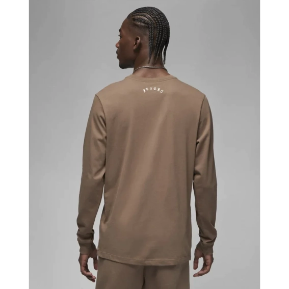 Лонгслив Air Jordan Artist Series By Umar Rashid Long Sleeve Tee Brown DV8424-274 S DV8424-274 фото 2 — интернет-магазин Tapok