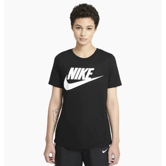 Футболка Nike Sportswear Black AT5464-010 M AT5464-010 фото 1 — интернет-магазин Tapok