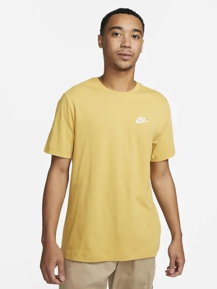 Футболка Nike Sportswear Club Yellow Ar4997-725 S AR4997-725 фото 1 — интернет-магазин Tapok