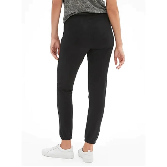 Штани Gap Logo Fleece Joggers true black 221318061 L 221318061 фото 2 — інтернет-магазин Tapok