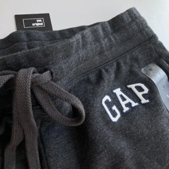 Штани Gap Logo Fleece Pants Grey 221236011-2 L 221236011-2 фото 4 — інтернет-магазин Tapok