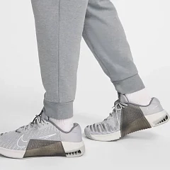 Брюки Nike Primary Dri-Fit Uv Versatile Joggers Grey FZ0975-065 L FZ0975-065 фото 5 — интернет-магазин Tapok