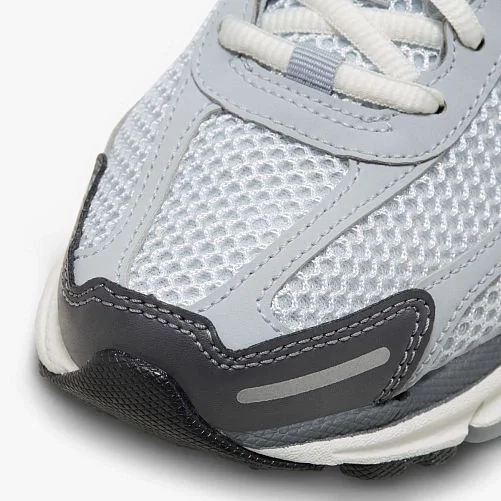 Кросівки Nike Wmns Zoom Vomero 5 "Pure Platinum / Metallic SIlver" FD9919-001 фото 6 — інтернет-магазин Tapok