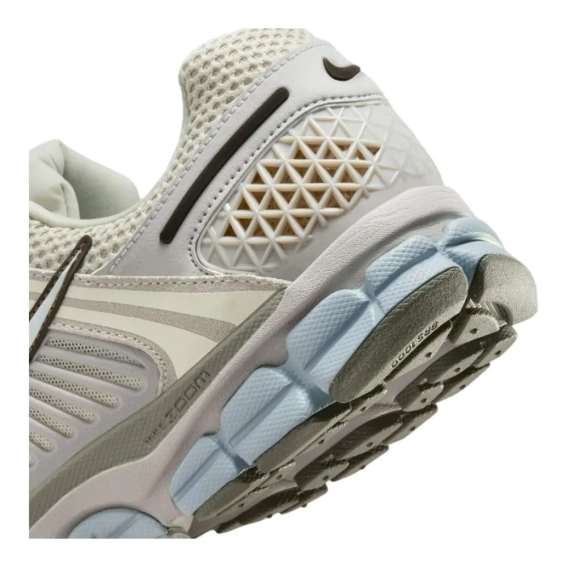 Кросівки Nike Zoom Vomero 5 "Light orewood brown/Dark stucco/Light pumice" FZ3653-104 фото 4 — інтернет-магазин Tapok