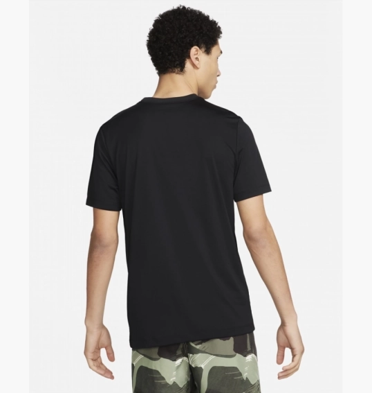Чоловіча футболка NIKE Nike T-Shirt Dri-Fit FQ3885-010 фото 2 — інтернет-магазин Tapok