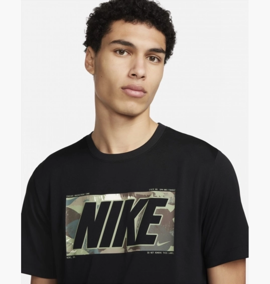 Чоловіча футболка NIKE Nike T-Shirt Dri-Fit FQ3885-010 фото 3 — інтернет-магазин Tapok