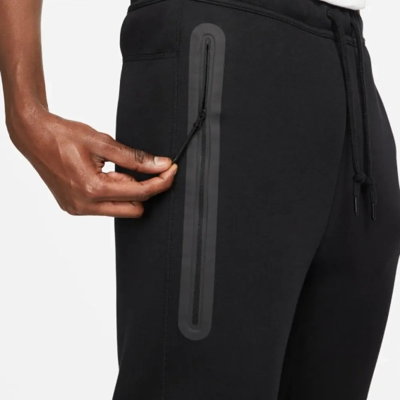 Спортивный костюм Nike Tech Fleece Black FB7921-010__FB8002-010 S FB7921-010__FB8002-010 фото 7 — интернет-магазин Tapok