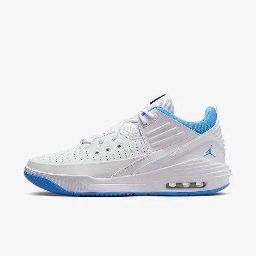 Кроссовки NIKE JORDAN MAX AURA 5 DZ4353-104 фото 1 — интернет-магазин Tapok