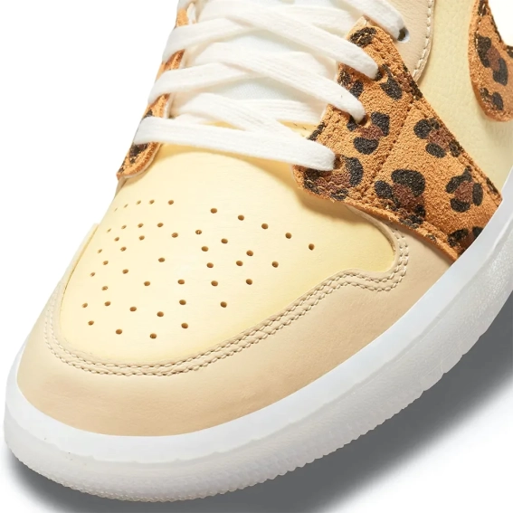 Кроссовки Air Jordan 1 Low Snkrs Day Yellow/White Dn6998-700 42 DN6998-700 фото 5 — интернет-магазин Tapok