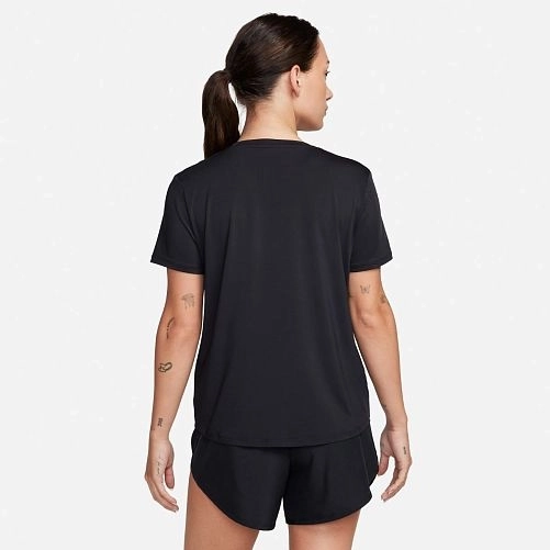 Мужская футболка NIKE W NK ONE CLASSIC DF SS TOP FN2798-010 фото 2 — интернет-магазин Tapok