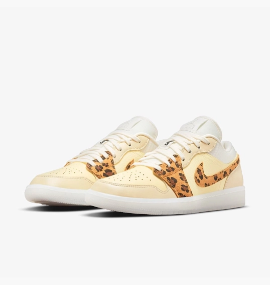 Кроссовки Air Jordan 1 Low Snkrs Day Yellow/White Dn6998-700 фото 4 — интернет-магазин Tapok