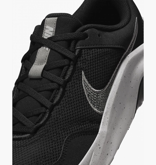 Кроссовки Nike Legend Essential 3 Next Nature Black DM1120-011 фото 8 — интернет-магазин Tapok