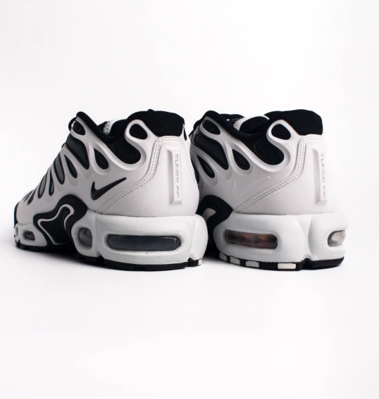 Кросівки чоловічі Nike Air Max Plus Drift White/Grey FD4290-101 фото 15 — інтернет-магазин Tapok