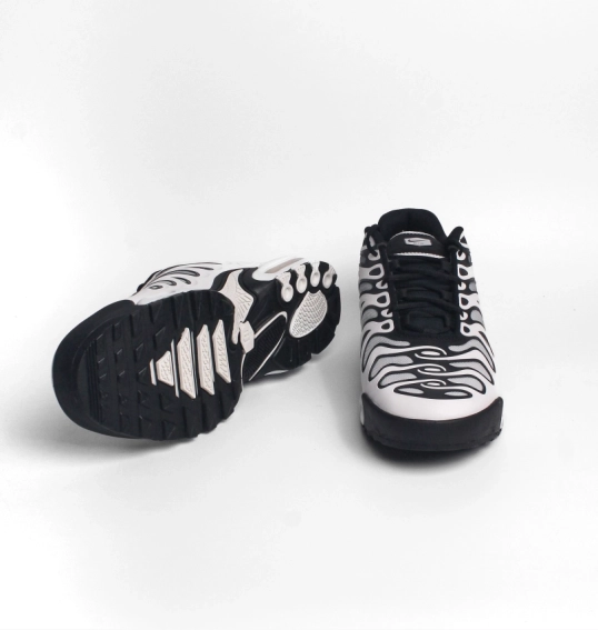 Кросівки чоловічі Nike Air Max Plus Drift White/Grey FD4290-101 фото 16 — інтернет-магазин Tapok