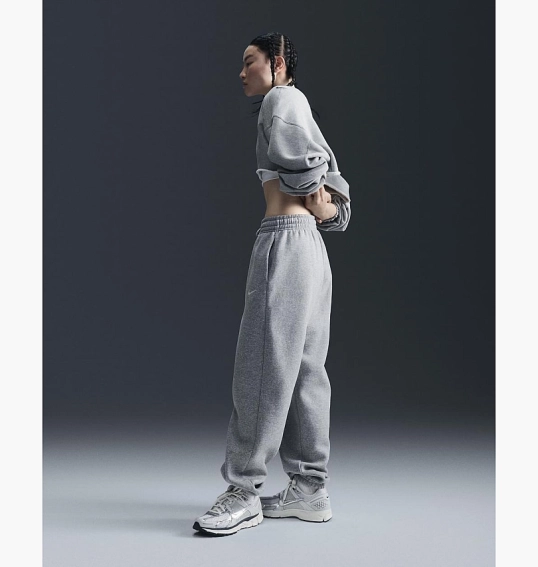 Штани жіночі Nike Sportswear Phoenix Fleece Grey FZ5996-063 фото 2 — інтернет-магазин Tapok