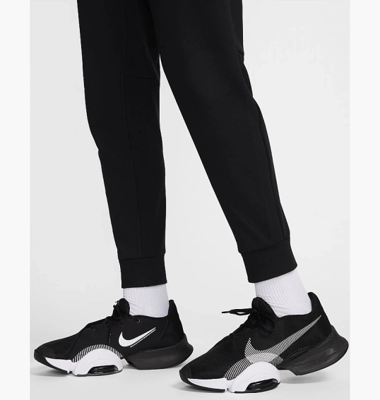 Брюки Nike Primary Dri-Fit Uv Versatile Joggers Black FZ0975-010 фото 8 — интернет-магазин Tapok