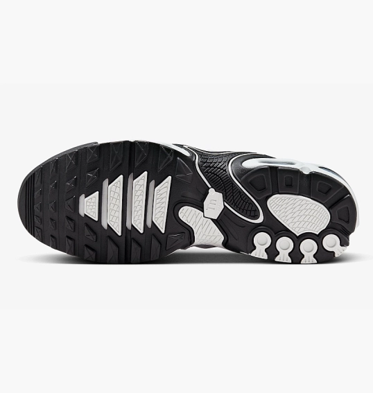 Кросівки Nike Air Max Plus Drift White/Black FV4081-102 фото 6 — інтернет-магазин Tapok