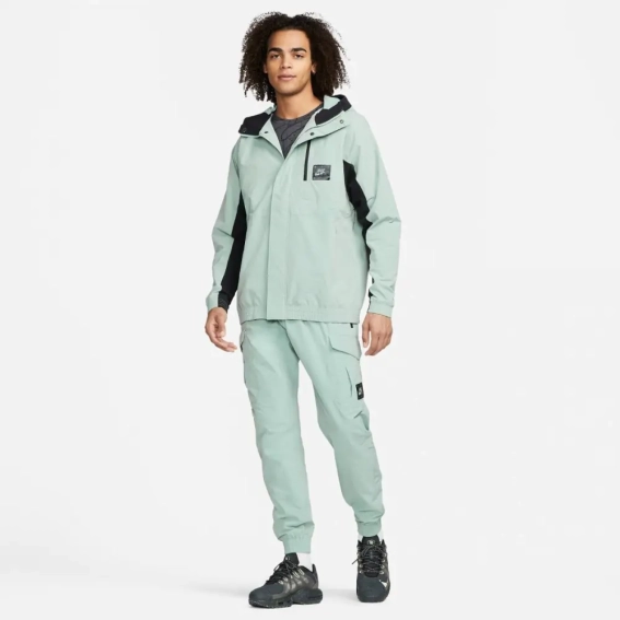 Вітровка Nike Sportswear Air Max Woven Jacket Grey DO7241-013 фото 1 — інтернет-магазин Tapok